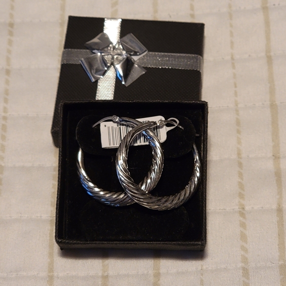 NWT! 925 Sterling Silver Earrings - Picture 2 of 3